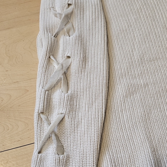 LRL Ralph Lauren Cream Sweater with Lace Up Sleeves - Picture 4 of 8